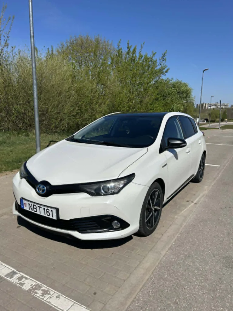 2017 Toyota Auris