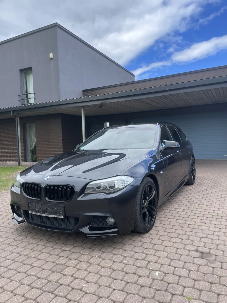 2011 BMW 5 Series SERIES520