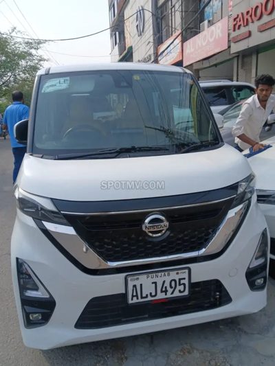 2020 Nissan Roox
