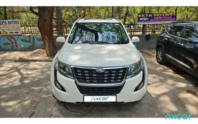 2019 Mahindra XUV500 W9AT