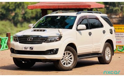 2012 Toyota Fortuner 4X2MT2.8DIESEL