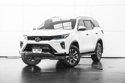 2023 Toyota Fortuner 2.4VLEADER2WD