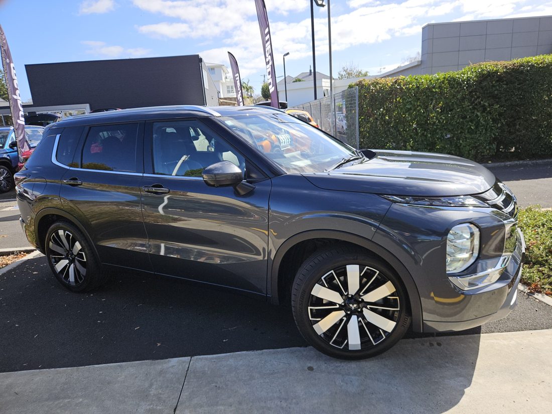 2025 Mitsubishi Outlander VRX2.5P/4WD/CVT
