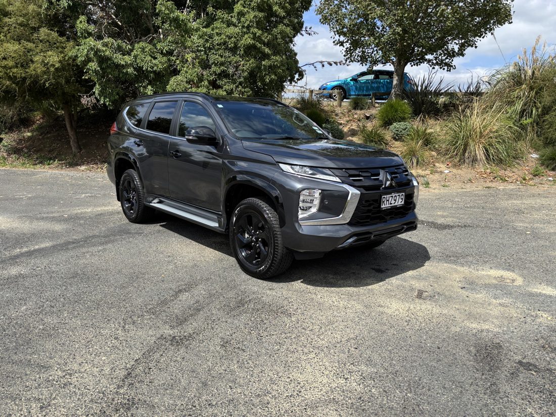 2025 Mitsubishi Pajero