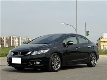 2016 Honda Civic VTIS版。改裝鋁圈卡鉗、安卓機
