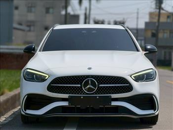2021 Mercedes-Benz C-Class AMG夜色、免鑰匙、23P、盲點、蜻蜓式平把方向盤、電尾門