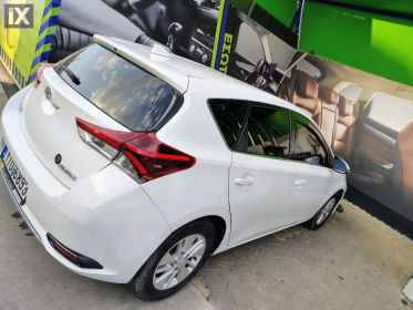 2016 Toyota Auris