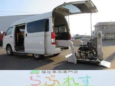 2018 Toyota 4ドア2.8DTウェルキャブBタイプ4WD