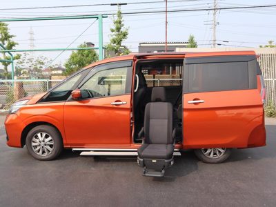 2019 Nissan XVセカンドスライドアップシート車4ＷＤロングステップ付き