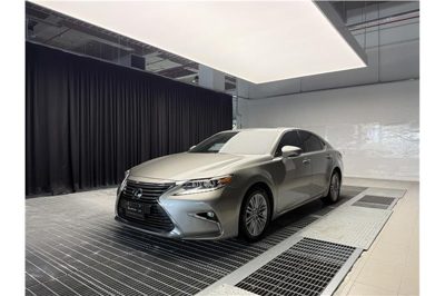 2018 Lexus ES