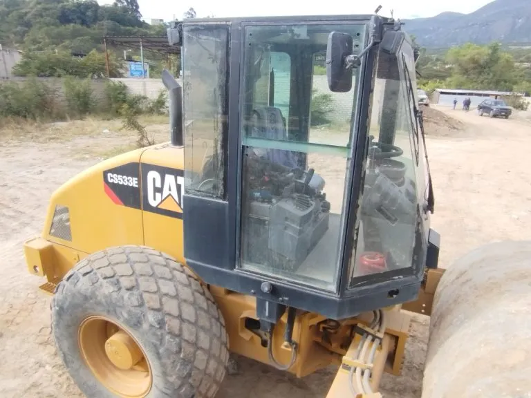 2010 Caterpillar Cs533E