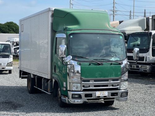 2015 Isuzu Nmr85