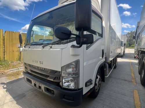 2018 Isuzu FREEZERVAN
