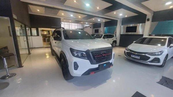 Nissan Frontier FRONTIER2.3DC4X4PRO4XAT6
