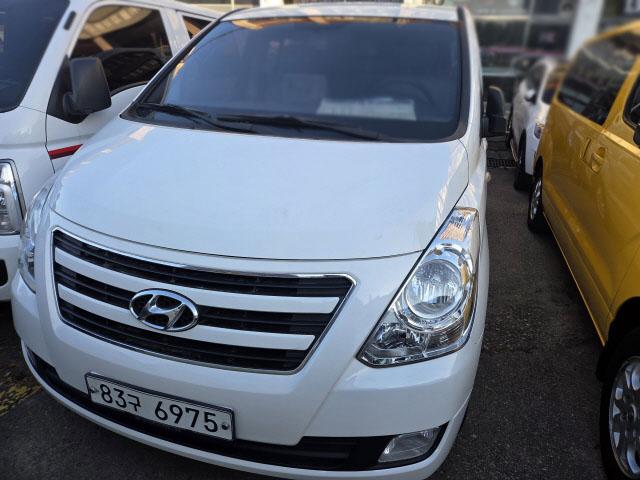 2018 Hyundai Grand Starex 5-seater Van CVX