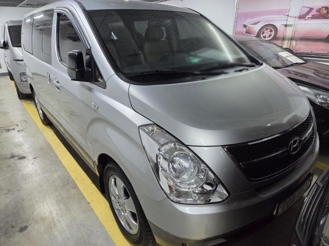 2010 Hyundai Grand Starex 11-Seater Wagon HVX
