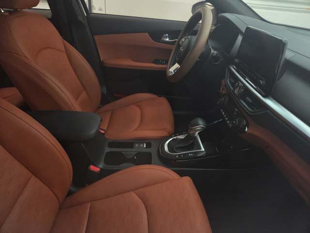 2022 KIA K3 Fuel, Displacement Gasoline 1600cc