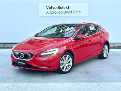 2020 Volvo V40